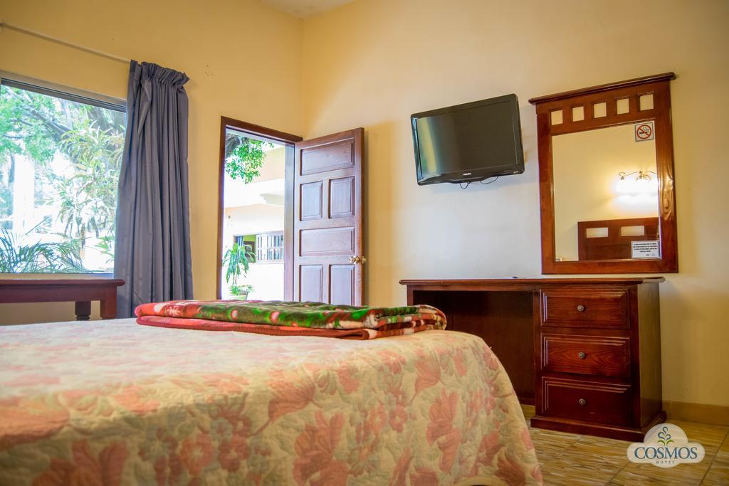 Hotel Cosmos 3*
