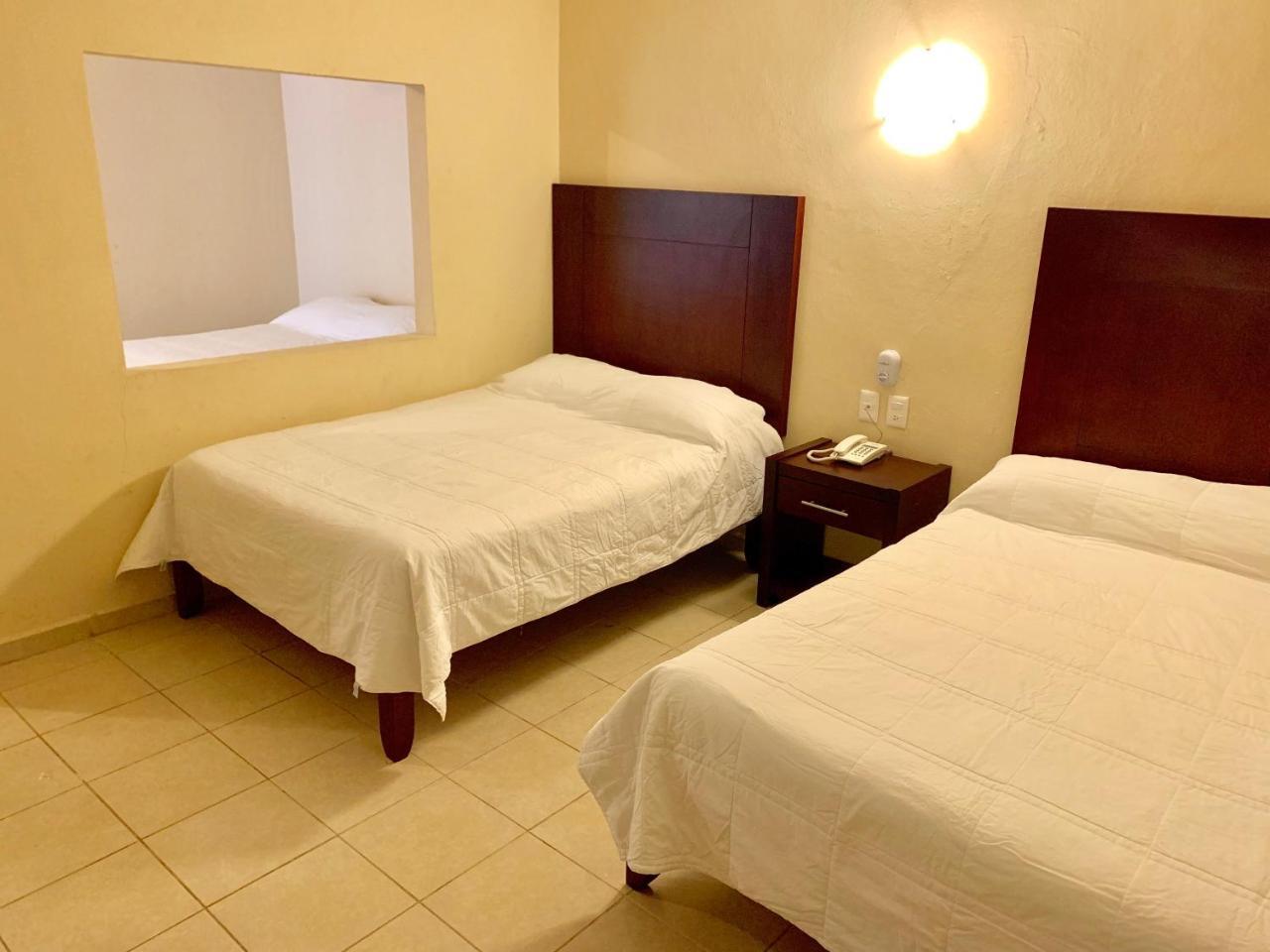 Hotel Cosmos 3*