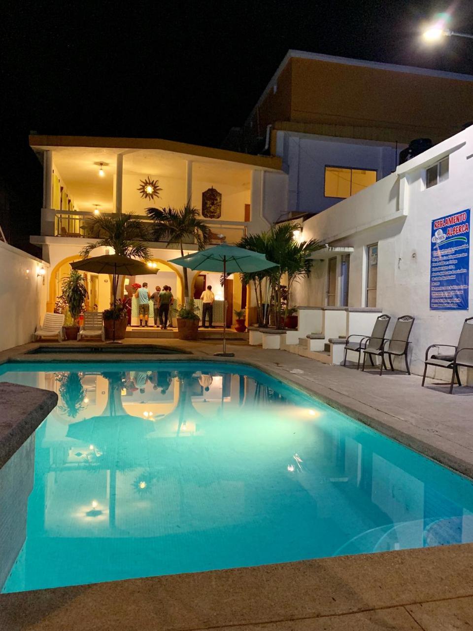 Hotel Cosmos